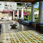 Amalu Piscina E Giardino Capri