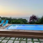 Amalu Piscina E Giardino *
