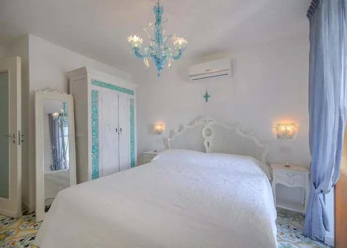 Amalu Piscina E Giardino וילה קאפרי