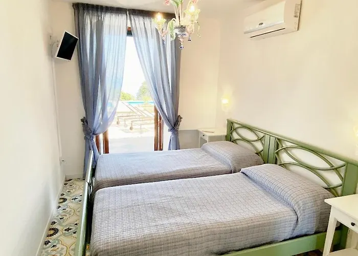 Amalu Piscina E Giardino וילה *