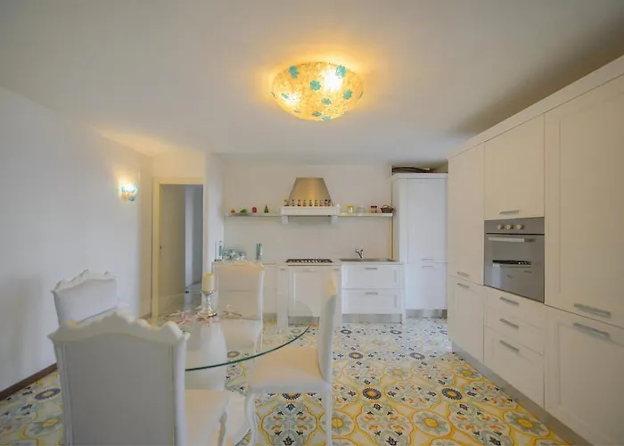 Amalu Piscina E Giardino וילה קאפרי