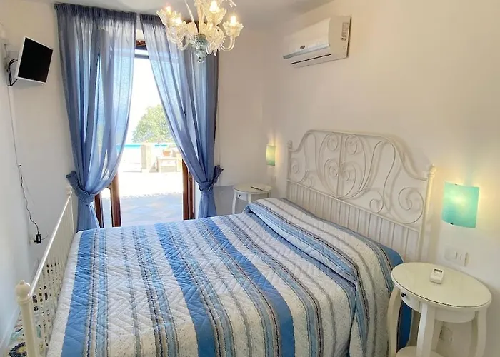 Amalu Piscina E Giardino * קאפרי