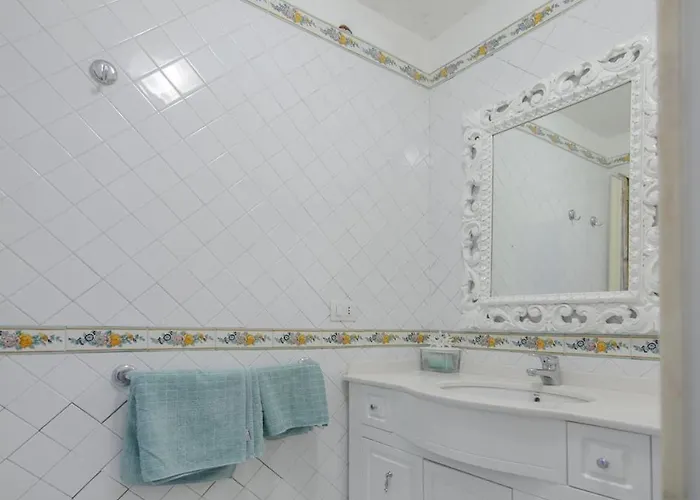 Amalu Piscina E Giardino * קאפרי
