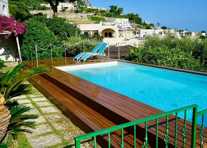 Amalu Piscina E Giardino * קאפרי