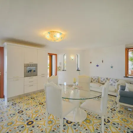 Amalu Piscina E Giardino Capri