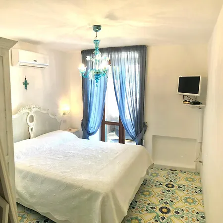 Villa Amalu Piscina E Giardino *