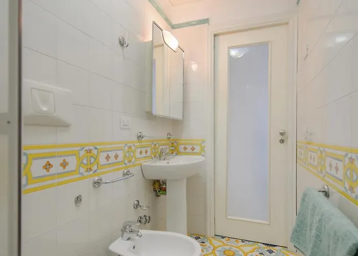 Amalu Piscina E Giardino *