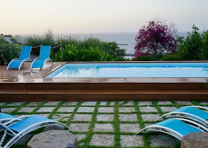 Villa Amalu Piscina E Giardino *