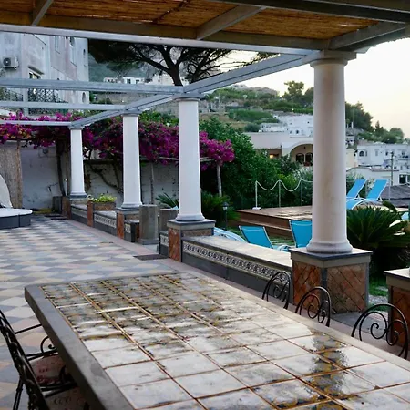 Amalu Piscina E Giardino וילה
