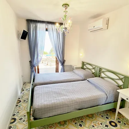 Amalu Piscina E Giardino וילה *