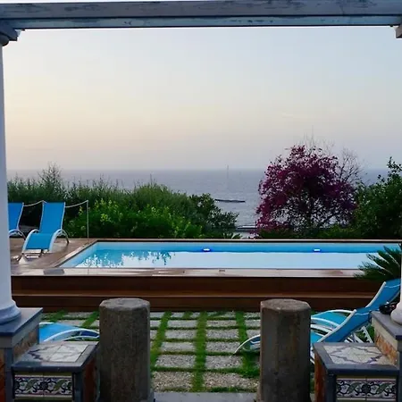 Amalu Piscina E Giardino וילה