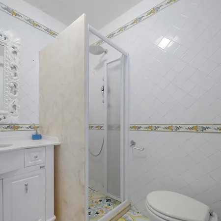 Amalu Piscina E Giardino וילה קאפרי