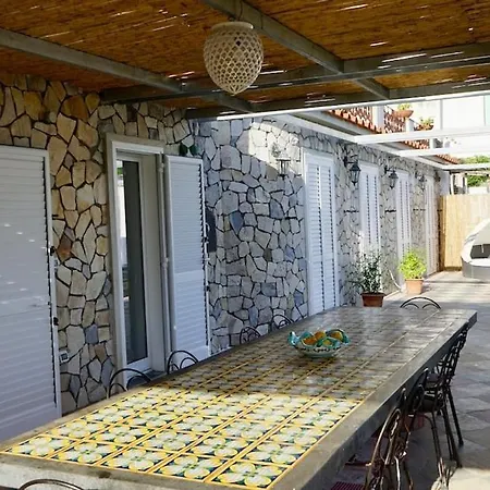 Amalu Piscina E Giardino וילה