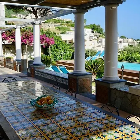 Amalu Piscina E Giardino וילה *