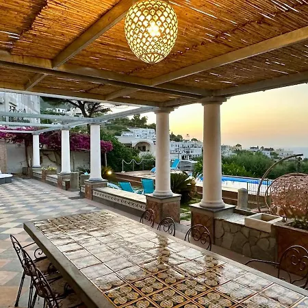 וילה Amalu Piscina E Giardino *